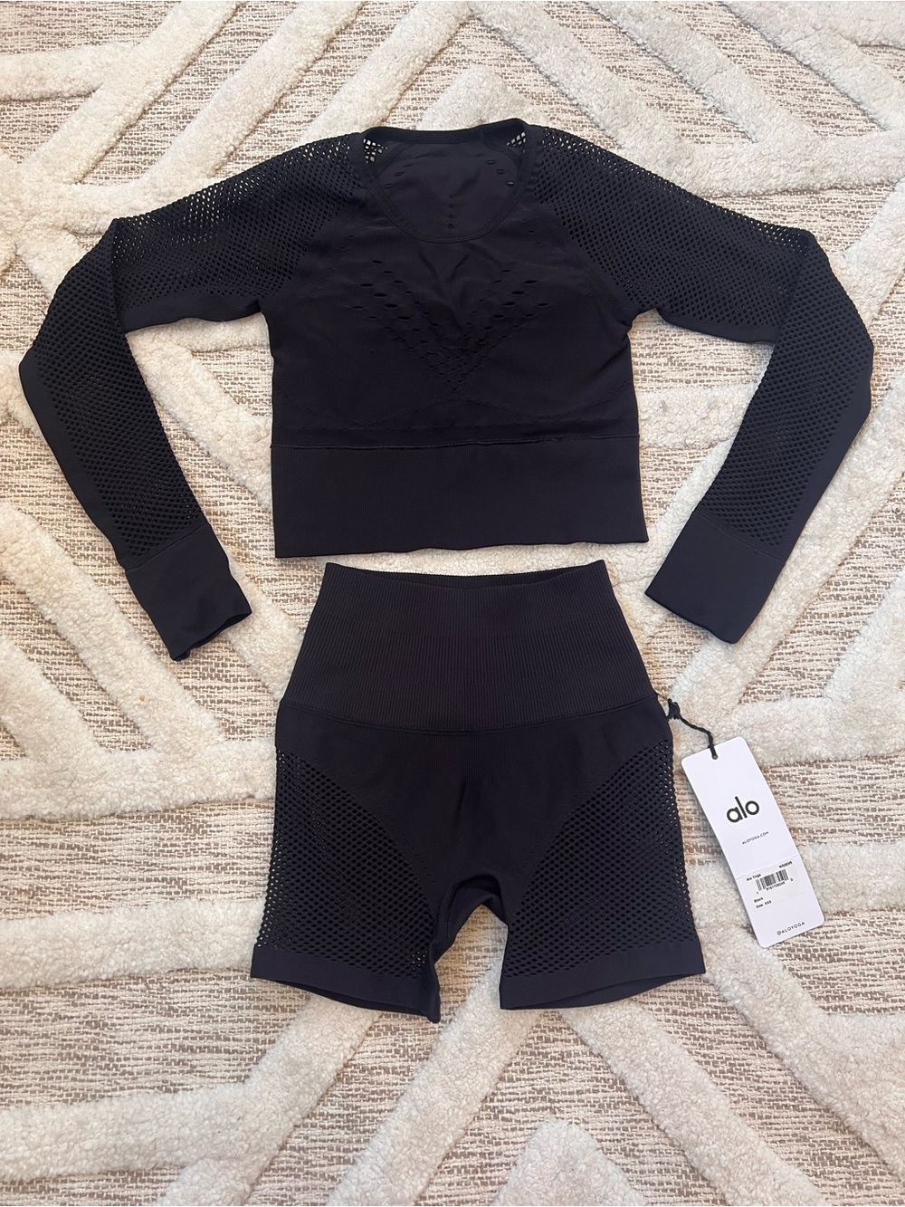Set!(2)Alo Seamless Open Air Long Sleeve XS & Seamless HighWaist Short XXS Black - Picture 3 of 11